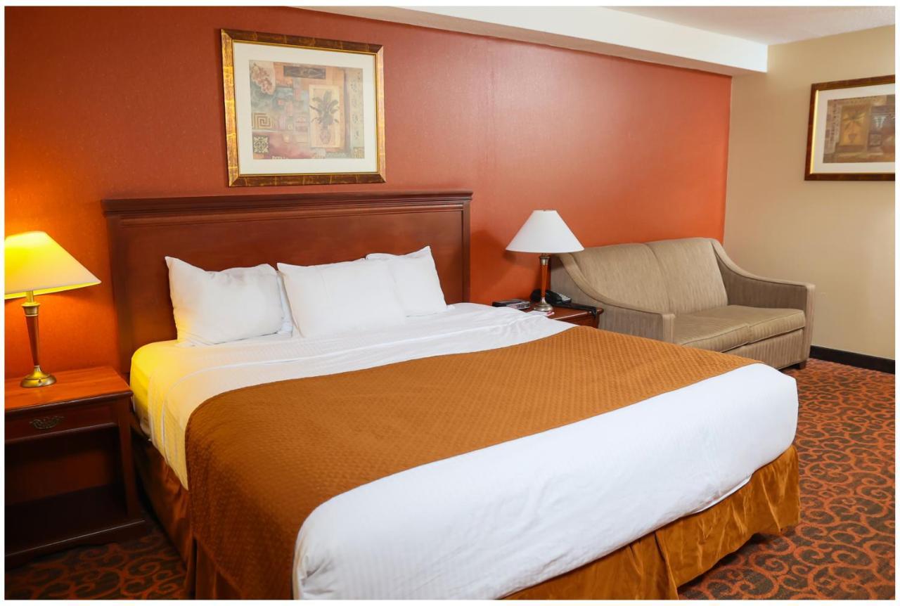 Ramada By Wyndham Niagara Falls/Fallsview Eksteriør billede