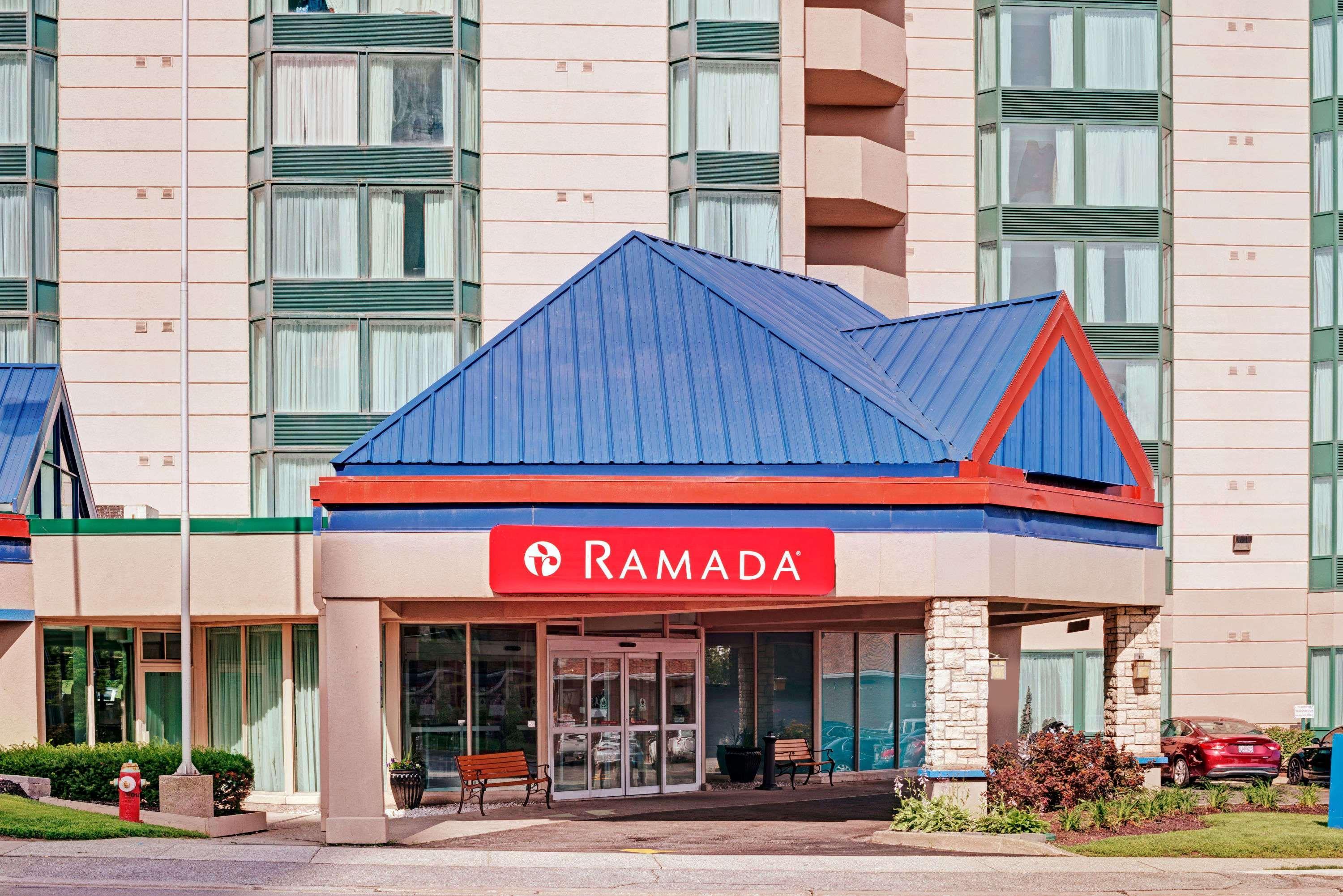 Ramada By Wyndham Niagara Falls/Fallsview Eksteriør billede