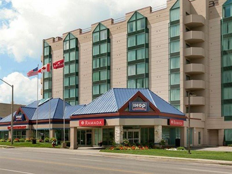 Ramada By Wyndham Niagara Falls/Fallsview Eksteriør billede