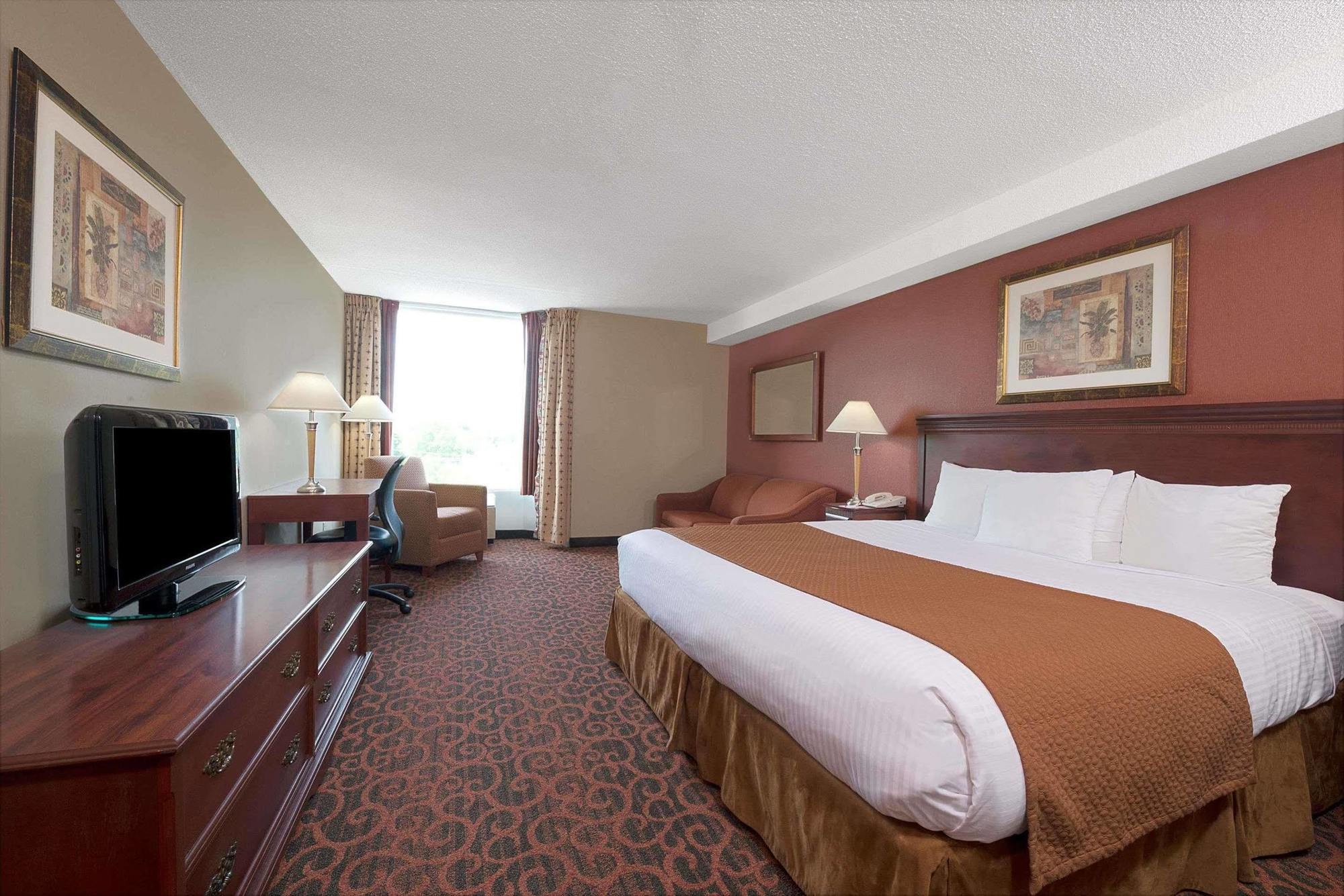 Ramada By Wyndham Niagara Falls/Fallsview Eksteriør billede