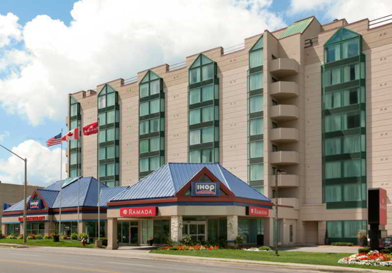 Ramada By Wyndham Niagara Falls/Fallsview Eksteriør billede